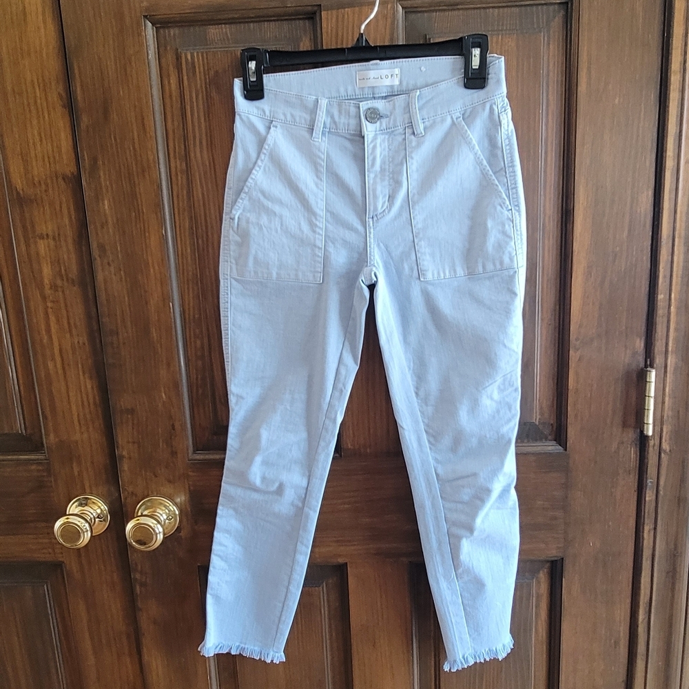 LOFT Sz 24/00 Light Blue High-Rise Crop Jeans with Frayed Hem W 26 R 9 L 24